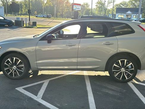 Certified 2024 Volvo XC60 B5 Plus AWD/4WD image 3
