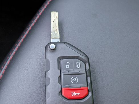 Used 2024 Jeep Wrangler Rubicon image 29