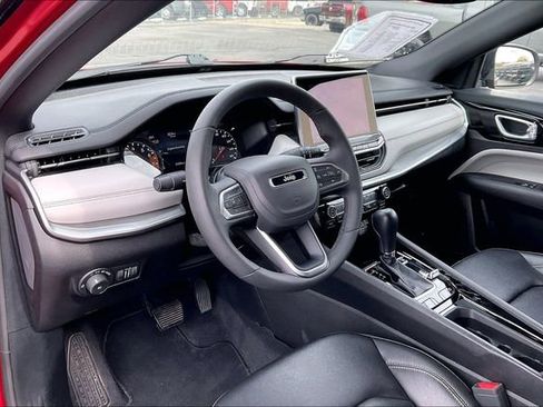 Used 2025 Jeep Compass Limited AWD/4WD image 13