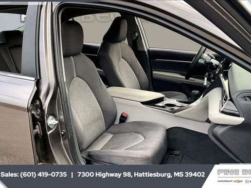 Used 2023 Toyota Camry LE image 6