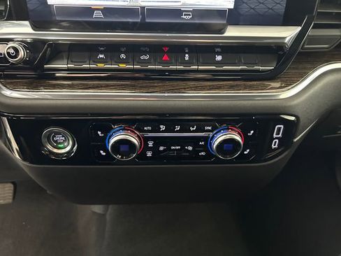 Used 2024 GMC Sierra 1500 Elevation AWD/4WD image 24