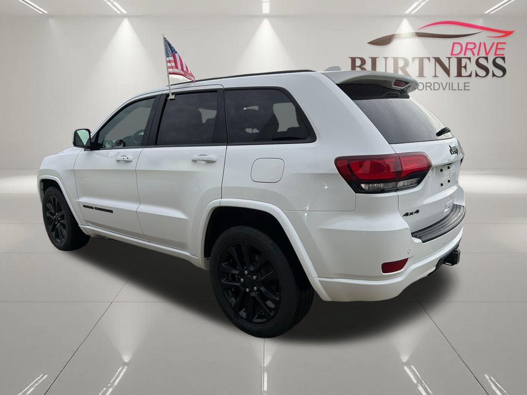 Used 2021 Jeep Grand Cherokee Laredo X AWD/4WD image 6