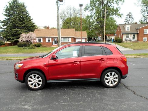 Used 2013 Mitsubishi Outlander Sport SE image 1