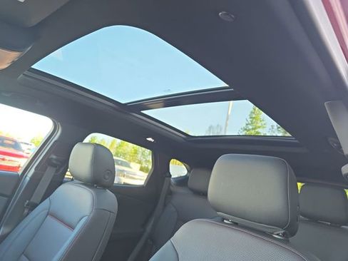 Used 2025 Chevrolet Blazer RS FWD image 36