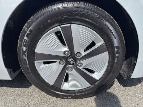 Used 2017 Hyundai Ioniq Blue image 5