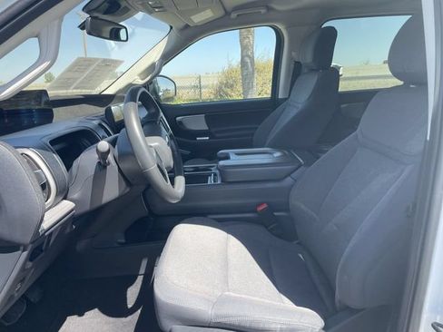 Used 2025 Ford Expedition Active RWD image 19