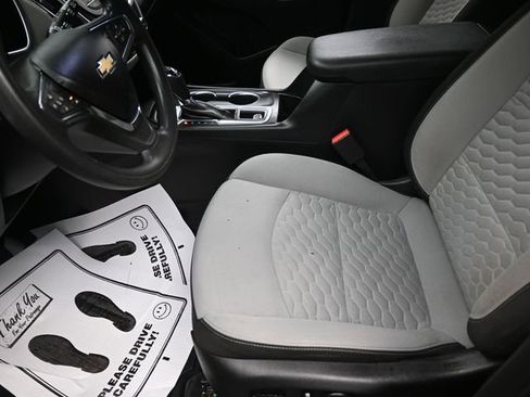 Used 2021 Chevrolet Equinox LS w/ LS Convenience Package image 9
