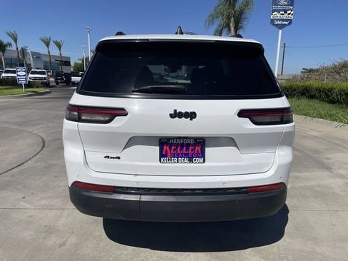 Used 2023 Jeep Grand Cherokee L Laredo AWD/4WD image 7