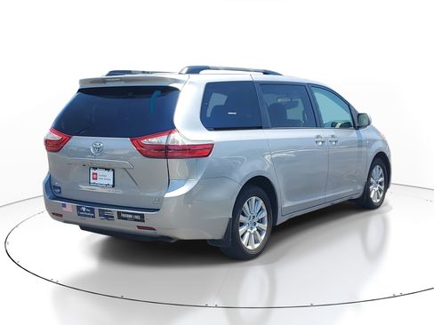 Certified 2017 Toyota Sienna LE AWD/4WD image 6