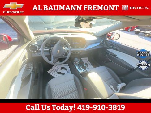 Used 2025 Chevrolet Trax LT FWD image 20