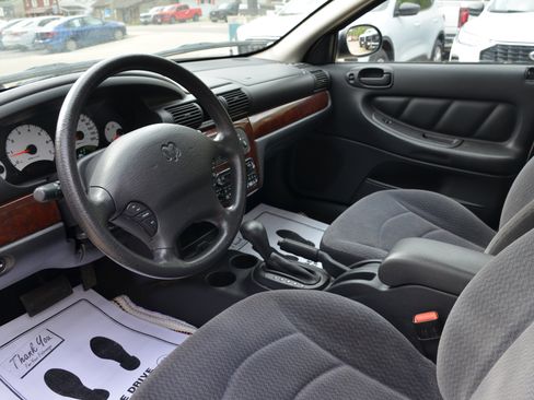 Used 2002 Dodge Stratus SE Plus FWD image 16