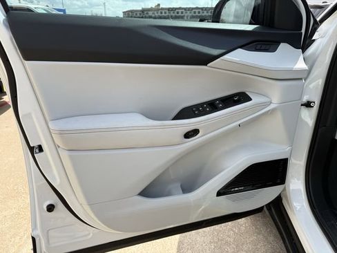 New 2026 Jeep Cherokee Overland image 11