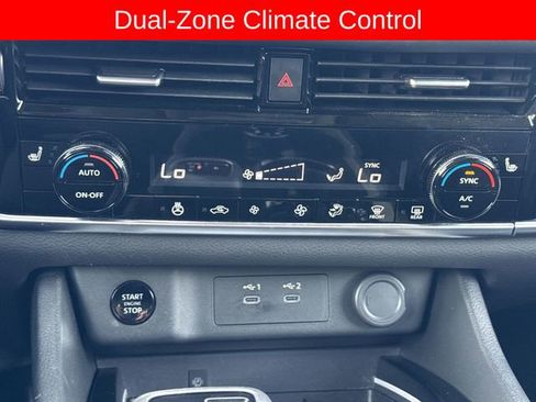 Used 2024 Nissan Rogue SL image 18