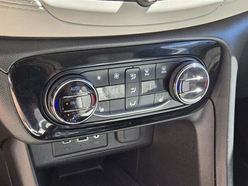 Used 2021 Buick Encore GX Select image 26