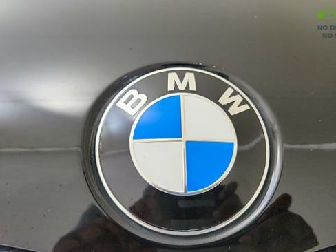 Used 2021 BMW 750i xDrive w/ Executive Package AWD/4WD image 31