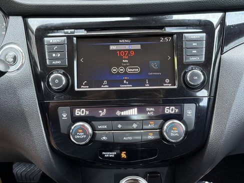 Used 2021 Nissan Rogue Sport SV image 31