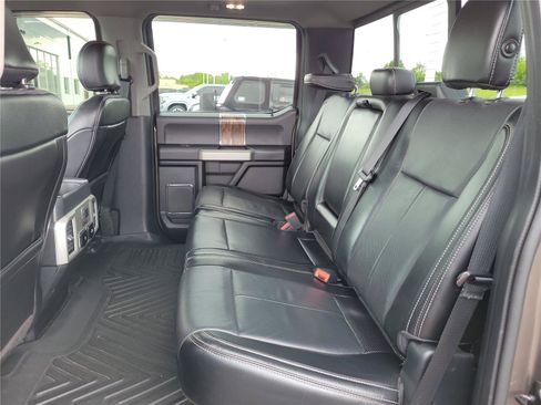 Used 2018 Ford F150 Lariat w/ Equipment Group 502A Luxury AWD/4WD image 12