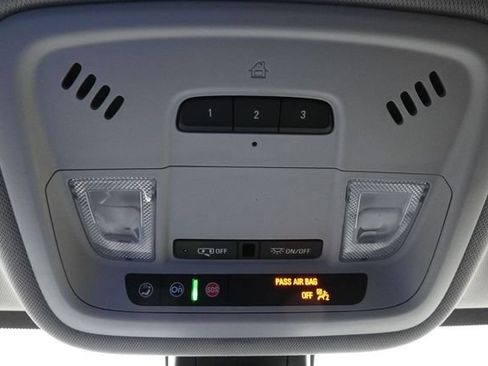 Used 2021 Chevrolet Traverse LT w/ LPO, Floor Liner Package FWD image 45