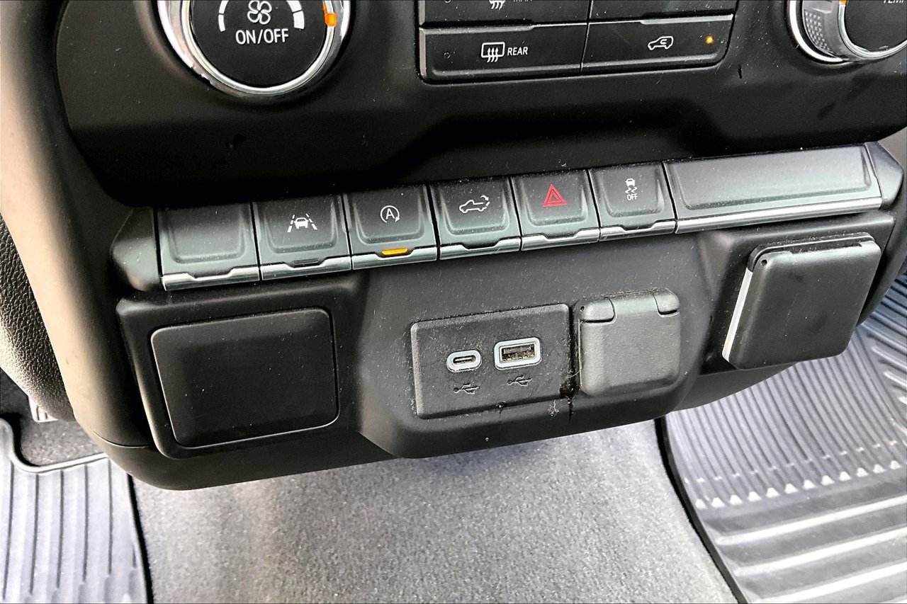 Used 2022 Chevrolet Silverado 1500 Custom AWD/4WD image 26