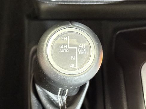 Used 2022 Jeep Wrangler Unlimited Sahara w/ Cold Weather Group AWD/4WD image 26