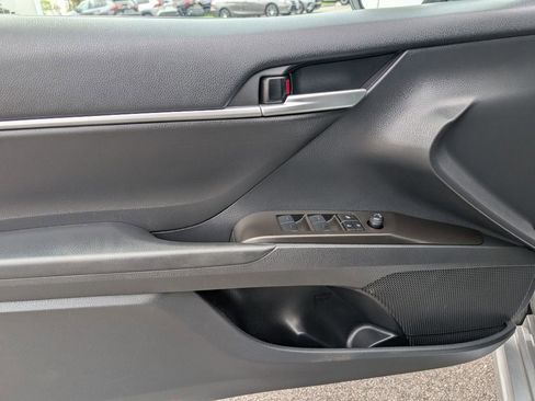 Used 2023 Toyota Camry SE FWD image 14