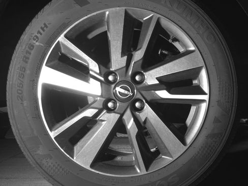 Used 2025 Nissan Versa SV image 15