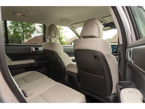 Used 2026 Hyundai Santa Fe SEL FWD image 17