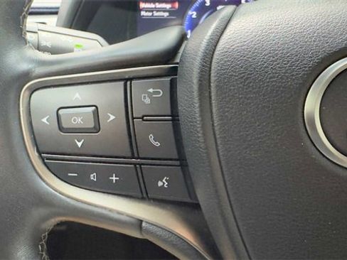 Used 2022 Lexus UX 200 w/ Premium Package image 29