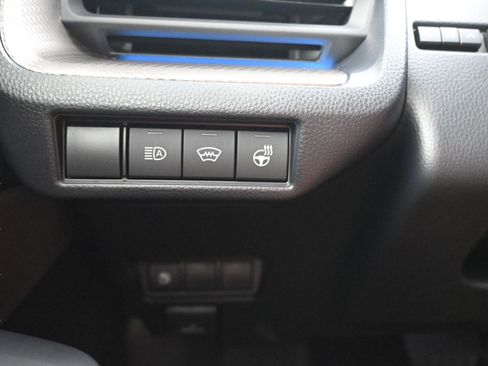 Used 2025 Toyota Prius XLE FWD image 29