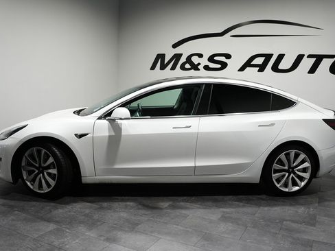 Used 2020 Tesla Model 3 Standard Range image 3