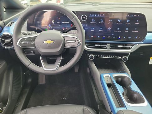 New 2026 Chevrolet Equinox EV LT image 4