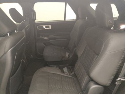 Used 2020 Ford Explorer XLT AWD/4WD image 18