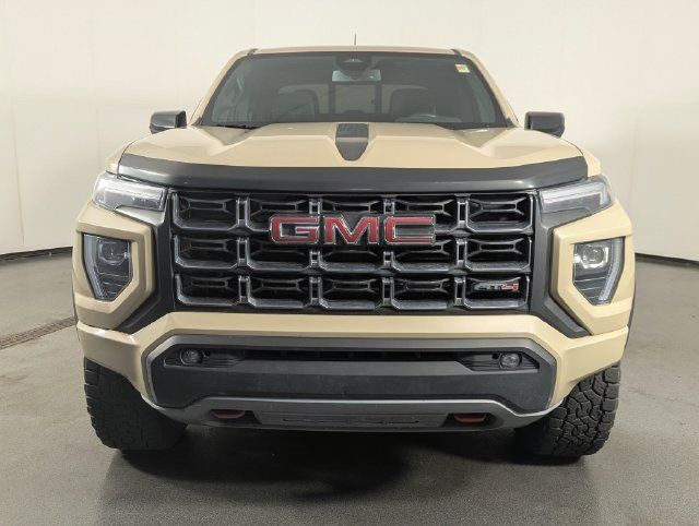 Used 2024 GMC Canyon AT4 AWD/4WD image 3