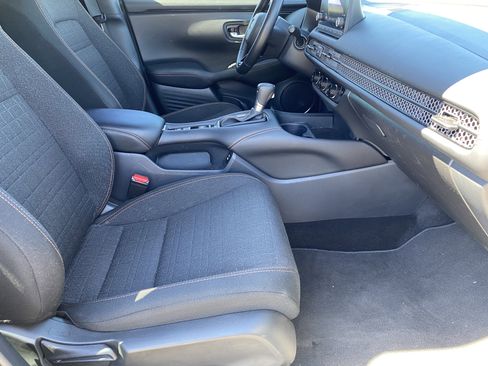 Used 2025 Honda HR-V Sport image 11