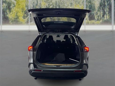 Used 2020 Toyota RAV4 LE AWD/4WD image 13