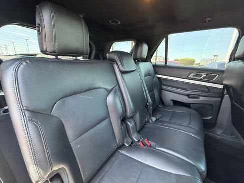 Used 2017 Ford Explorer XLT w/ Equipment Group 202A FWD image 18