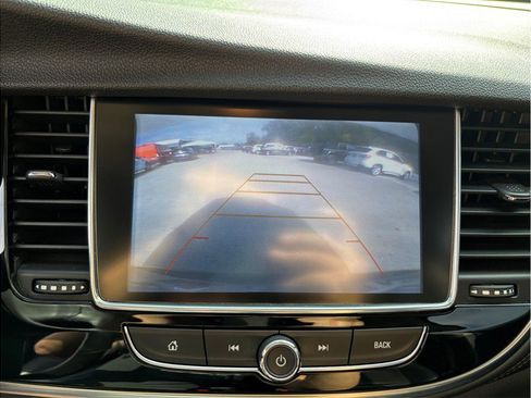 Used 2018 Buick Encore Premium image 33