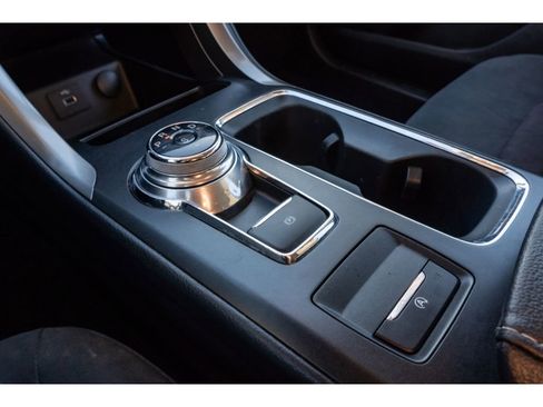 Used 2017 Ford Fusion SE image 23