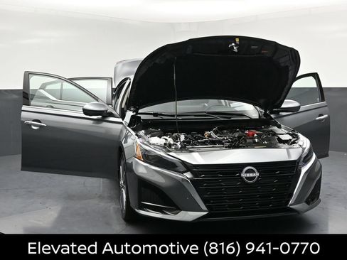 Certified 2025 Nissan Altima 2.5 SL FWD image 38