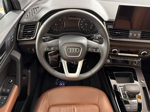 Used 2023 Audi Q5 2.0T Premium w/ Convenience Package AWD/4WD image 13
