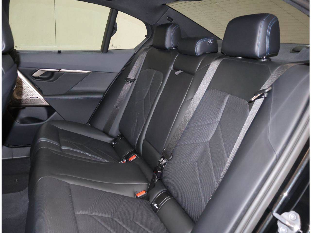 Certified 2024 BMW 530i w/ M Sport Package RWD image 17