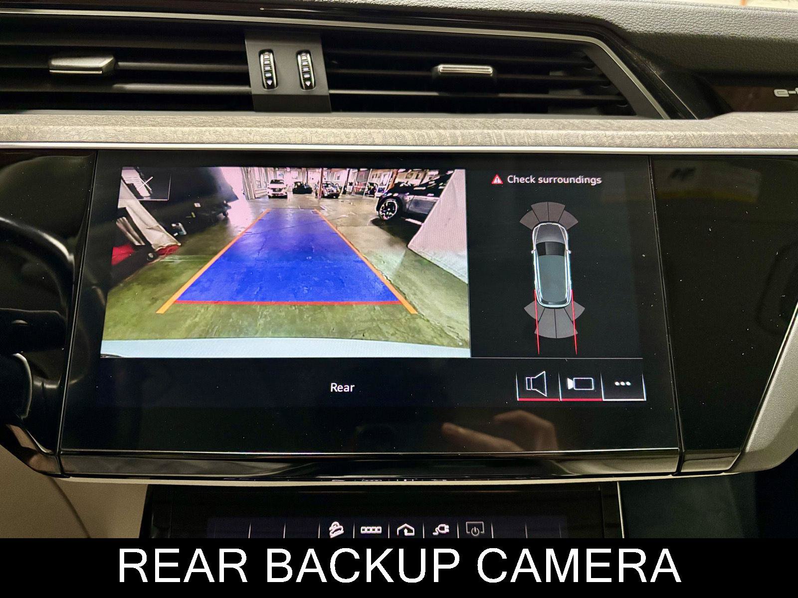 Used 2024 Audi Q8 e-tron Premium AWD/4WD image 41