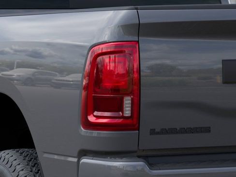 New 2026 RAM 2500 Laramie AWD/4WD image 9