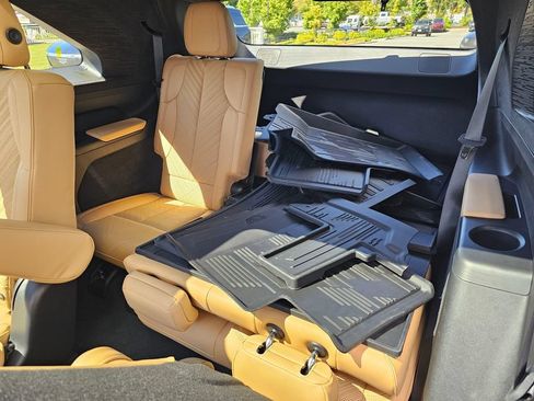 New 2026 Cadillac Escalade IQ Sport 2 w/ LPO, ONYX Package AWD/4WD image 18