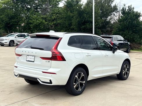 New 2026 Volvo XC60 B5 Core AWD/4WD image 4