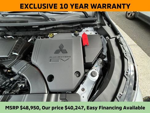 New 2025 Mitsubishi Outlander SE image 65