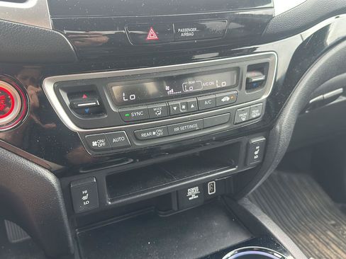 Used 2019 Honda Ridgeline RTL-E image 21