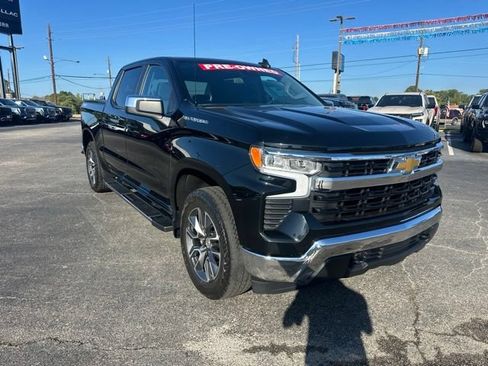 Used 2024 Chevrolet Silverado 1500 LT AWD/4WD image 5
