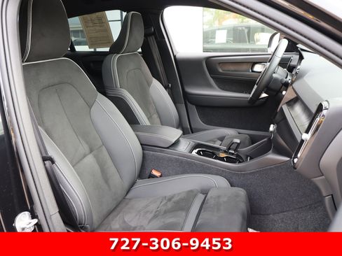 Used 2023 Volvo C40 P8 Recharge Ultimate image 23