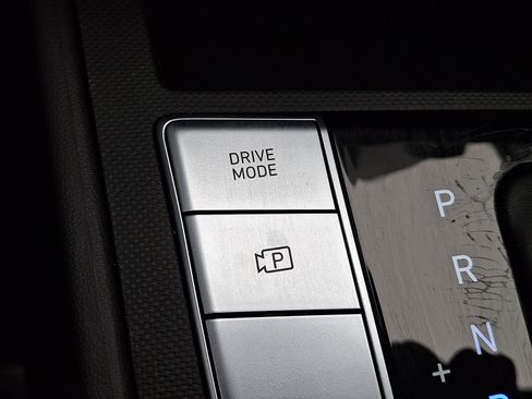 Certified 2024 Hyundai Elantra SEL image 23